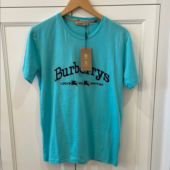 ⭐️Burberry London Men’s Embroidered Tee Shirt—GREAT!! Unisex also—NWT-Small - Picture 1 of 8